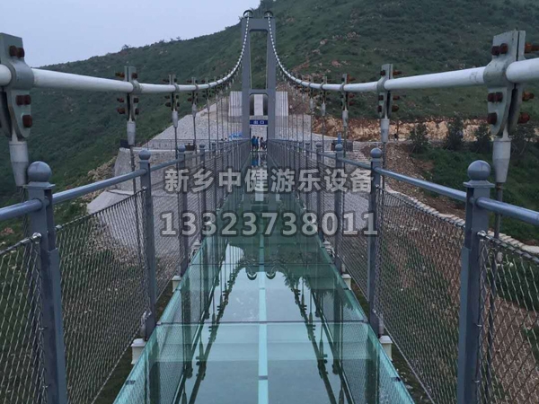 玻璃吊橋施工遇到雨天怎么辦？